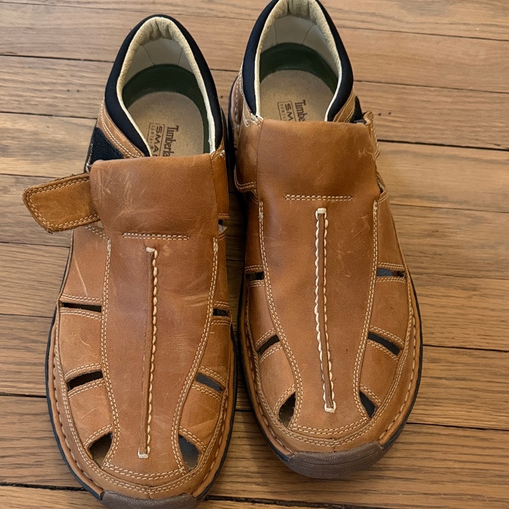 Timberland Tan Leather Fisherman-Style Sandals with Black Accents
